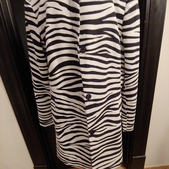 jacket - Picture 2 of 7